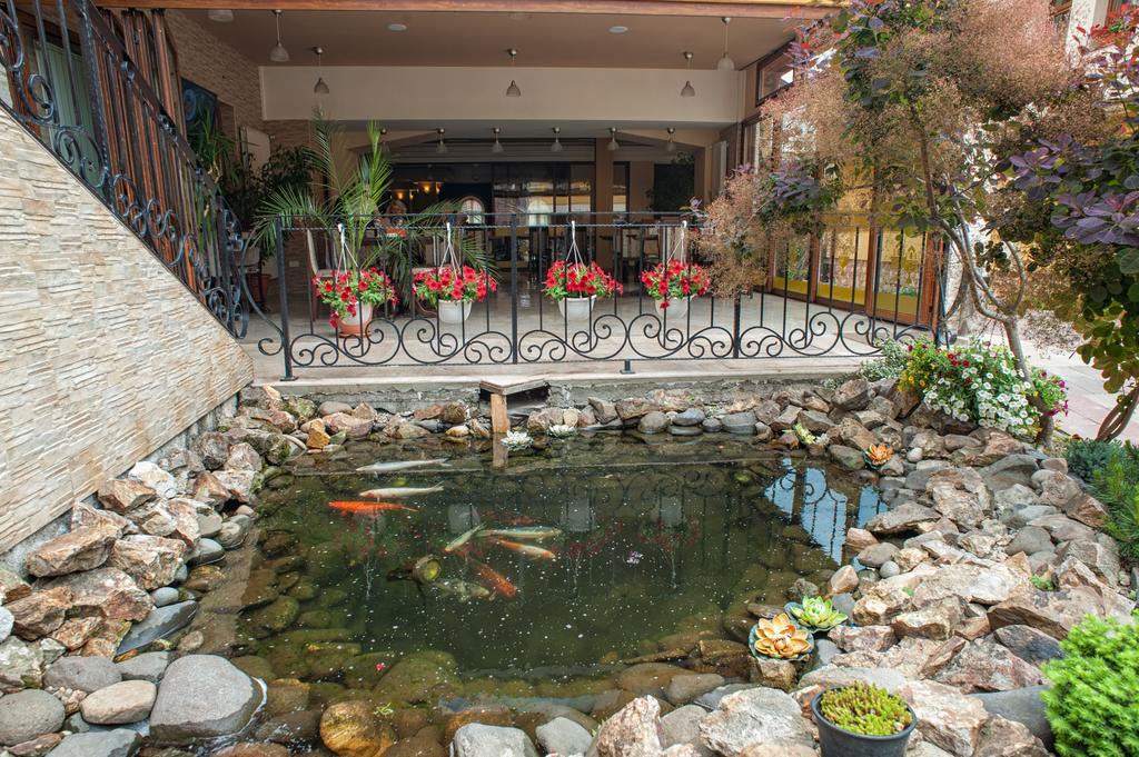 Pension La Fontana Baia Mare Luaran gambar