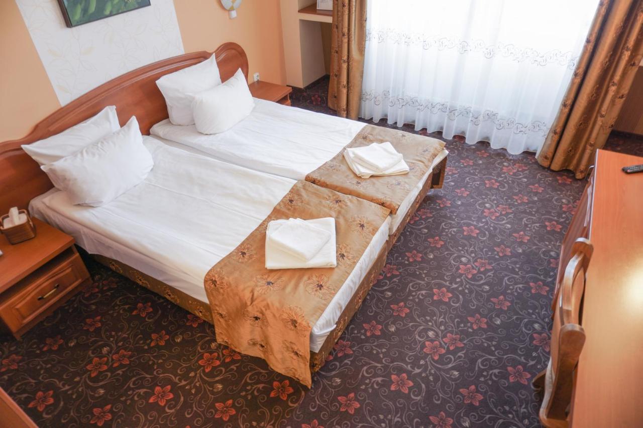 Pension La Fontana Baia Mare Luaran gambar